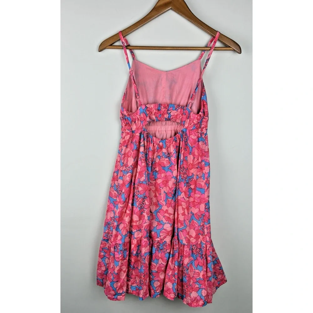 GAP bright cheerful